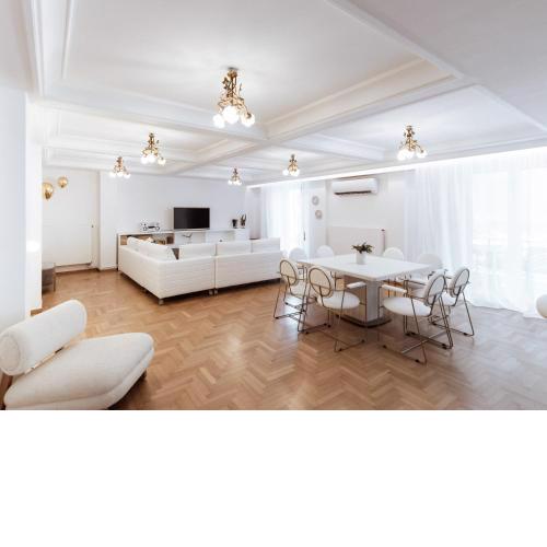 Luxury 3BR Apartment in the Heart of the City
