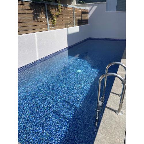 Luxury 4-bedroom Villa (200 m2) with Pool & Garden