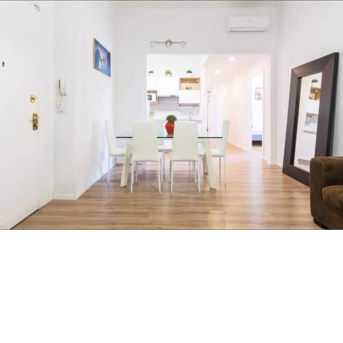 Luxury 4 bedrooms apartments Close to Duomo