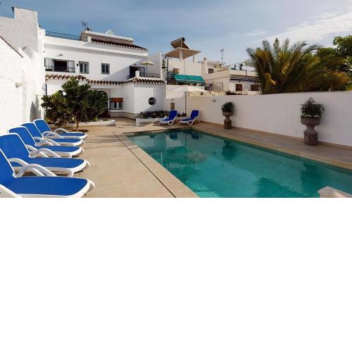 Luxury 5-Bed House private pool and Sea View Nerja