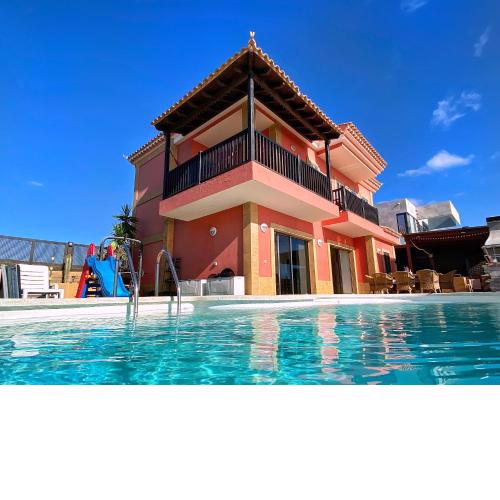 Luxury 5 star Villa Violetta with amazing sea view, jacuzzi and heated pool