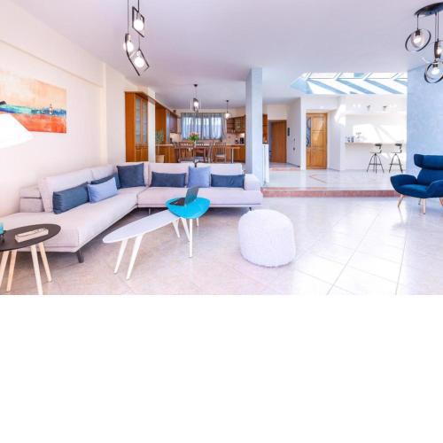Luxury Apartment 190 m2 Sky & Sea