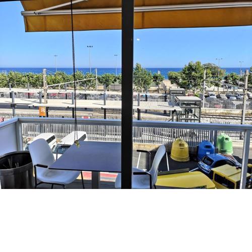 Luxury Apartment Accommodation, next to beach & train station Calella