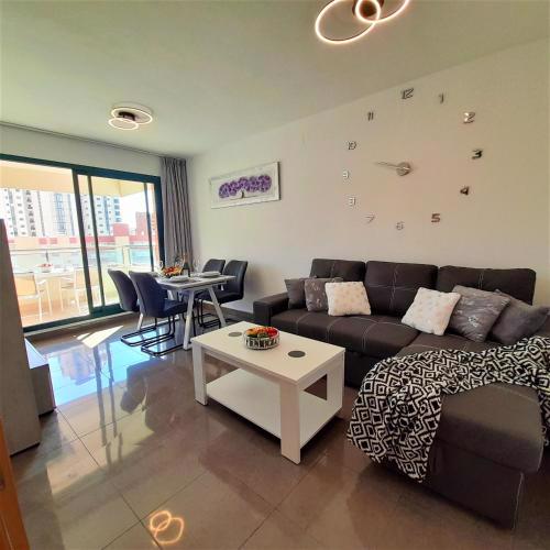 Luxury Apartment Boutique TorreSol, free parking, Wi-Fi, pool, air conditioning, sea view