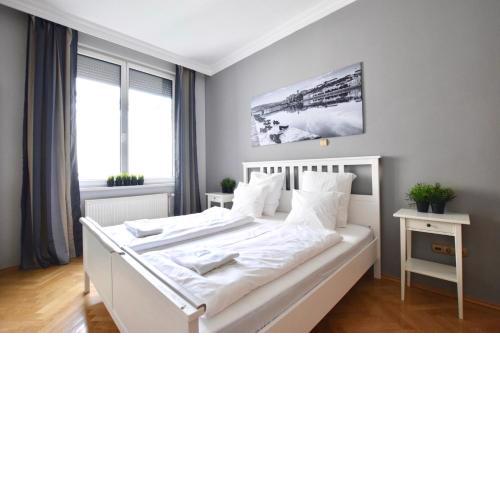 Luxury Apartment by Hi5 - Lovag Suites