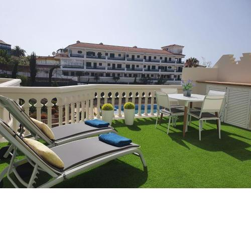 Luxury apartment, comfort and relax, views of the pool