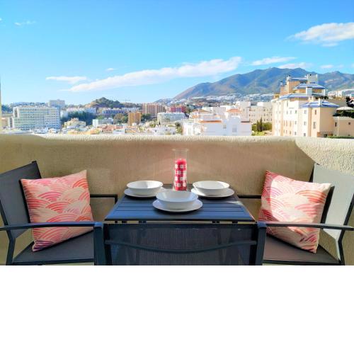 LUXURY APARTMENT IN BENALBEACH WITH BEACH VIEWS.