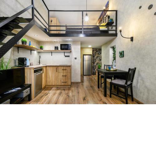 Luxury apartment in the city center with parking