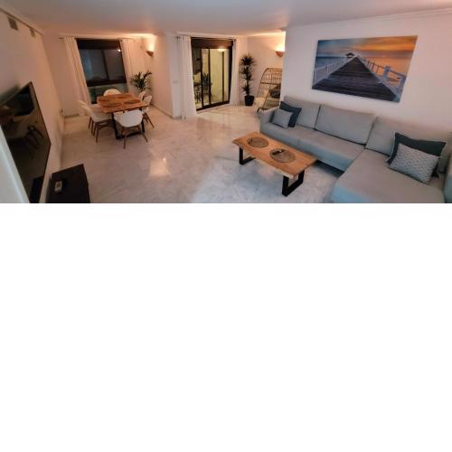 Luxury apartment in the heart of Moraira & 200mtrs from the sea