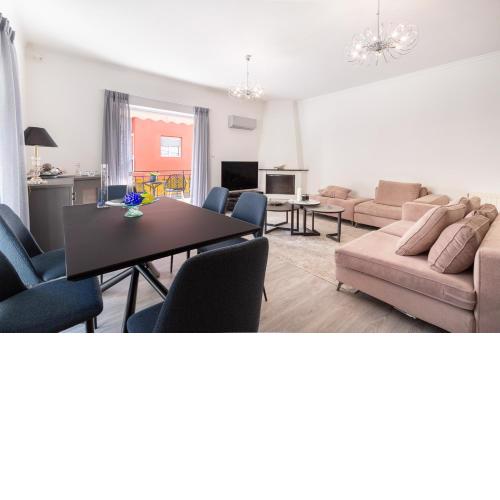 Luxury Apartment Next to Acropolis & Metro