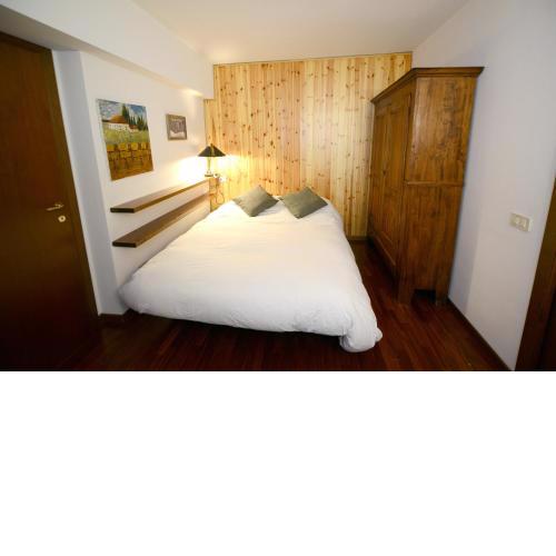 LUXURY APARTMENT [PRIVATE PARKING-WIFI-NETFLIX]