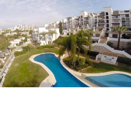 luxury apartment w a stunning view