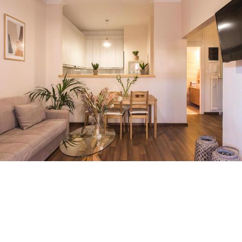 Luxury Apartment with Jacuzzi Close to Acropolis - Living Stone Zircon
