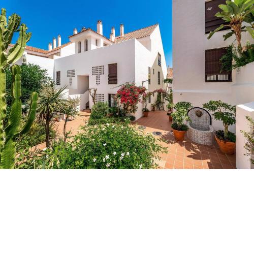 Luxury Apartment With Pool, Close To Puerto Banus