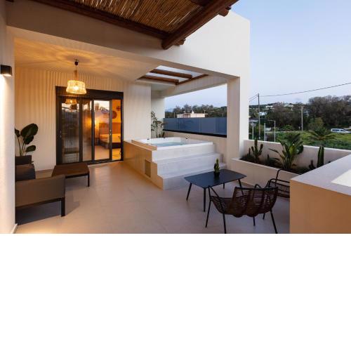 Luxury Apartment with Private Jacuzzi 200m from the beach & 5km from city center