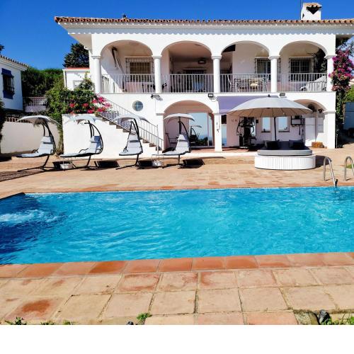 luxury apartments sea views with pool