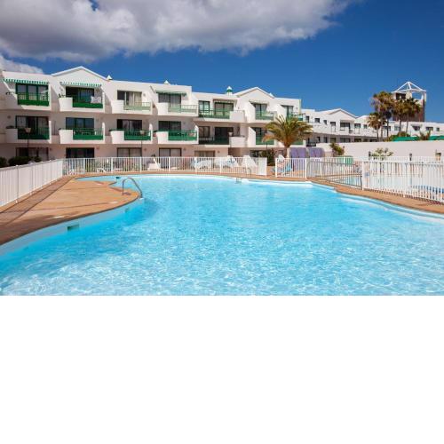 Luxury Beach front Apartmentos Tahiche
