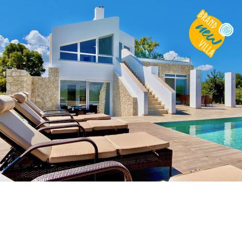 Luxury Beach Villa DaNune with private pool