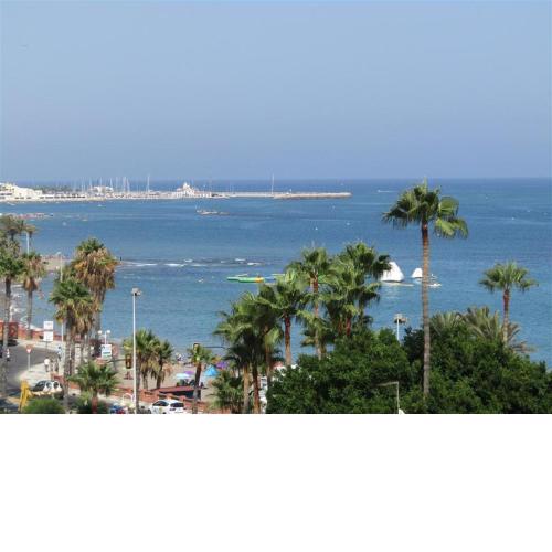 Luxury beachfront apartment in Benalmadena Costa