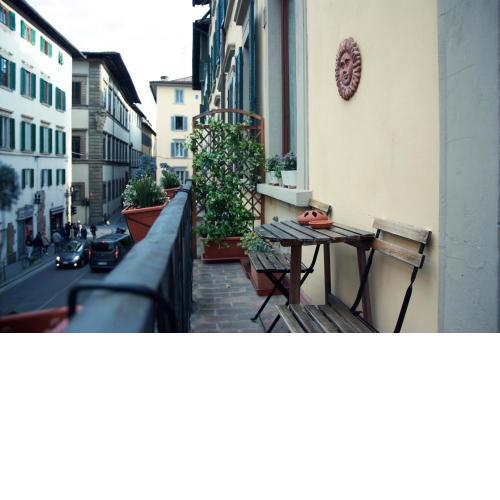 Luxury central flat river view