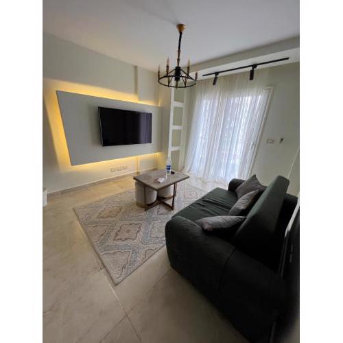 Luxury chic 2BR Apartment in a World class compound