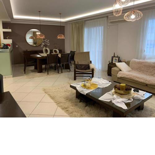 Luxury city center apt