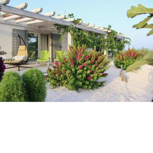 Luxury Country Villa by SardiniaGem, walk to beach