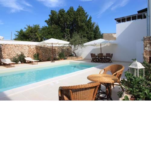 Luxury Courtyard