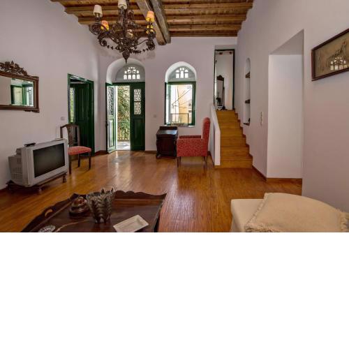 Luxury Cycladic Stonehouse in the old Heart of Tinos Town