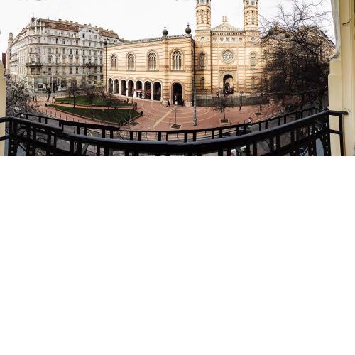 Luxury Downtown 3 Bedroom Apartment by Synagoge with Beautiful View