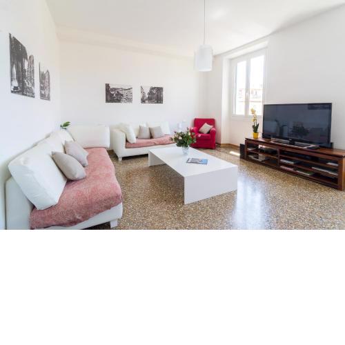 LUXURY FOUR BEDROOM