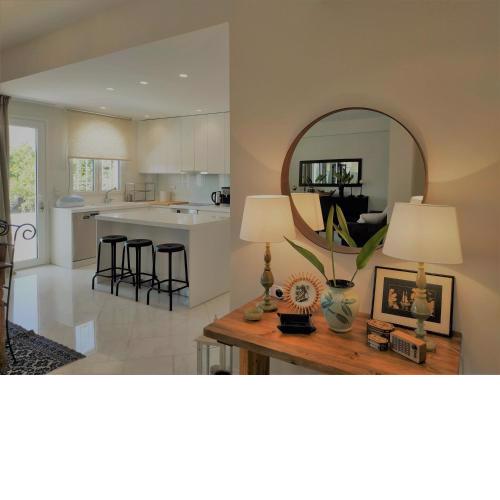 Luxury Garden Apartment Glyfada