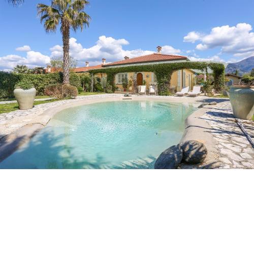 Luxury Garden House