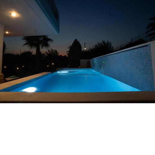 Luxury heated pool Villa