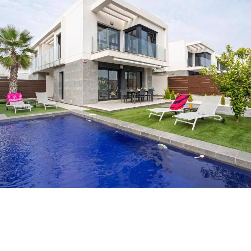 Luxury holiday home with air conditioning and private pool at Vistabella Golf
