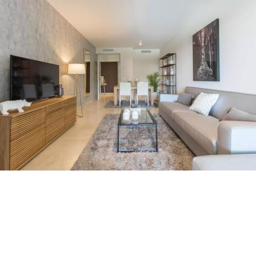LUXURY HOLIDAY RESORT POOLS TENNIS WIFI MARBELLA