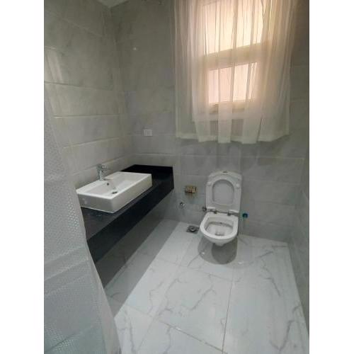 luxury host 219