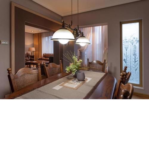 Luxury House with Garden in City Center