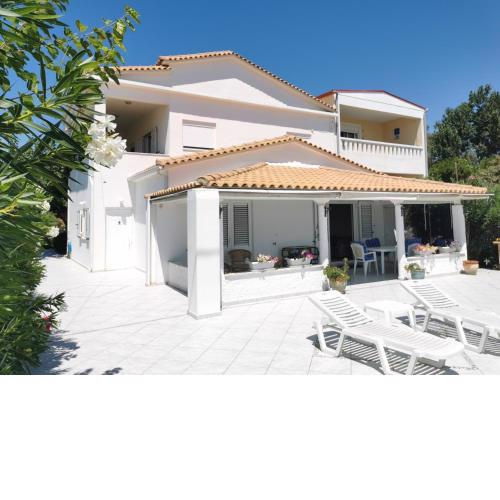 Luxury Katakolo in front of the sea near Olympia
