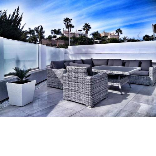 Luxury newly renovated townhouse.