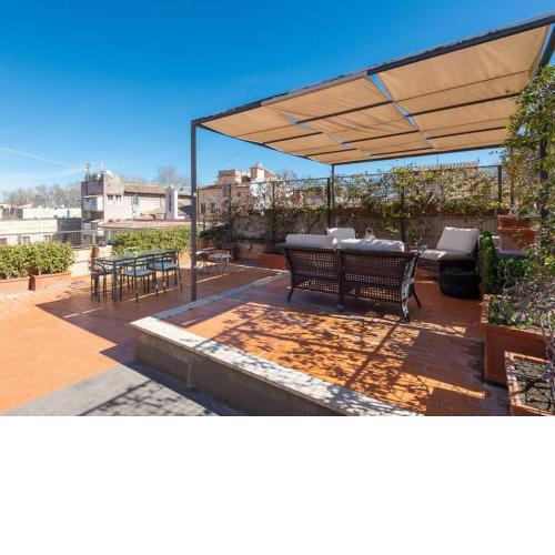 Luxury Panoramic Penthouse Trastevere
