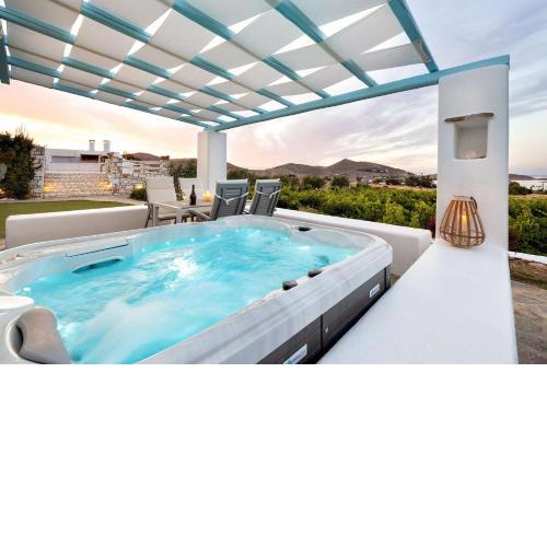 Luxury Paros Villa Villa Vrachos Superior 1-Bedroom Villa with Jacuzzi Naousa