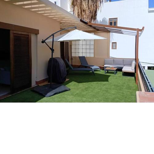Luxury Penthouse, 50m2 terrace, downtown