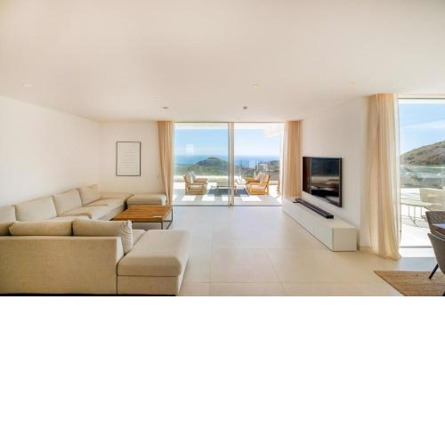 LUXURY PENTHOUSE ROOFTOP POOL JACUZZi OCEAN VIEWS PALO ALTO MARBELLA