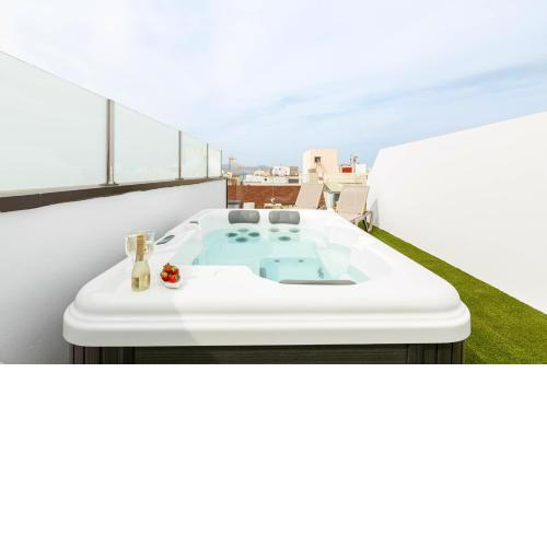 Luxury Penthouse With Jacuzzi La Strada