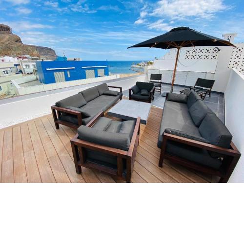 luxury penthouse with ocean and beach views in Puerto de Mogan