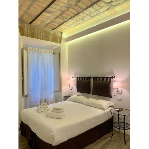 Luxury rooms near Colosseum