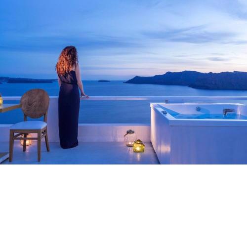 Luxury Santorini Villa Pure Bliss Villa Outdoor Plunge Pool Sea Caldera View 1 BDR Oia