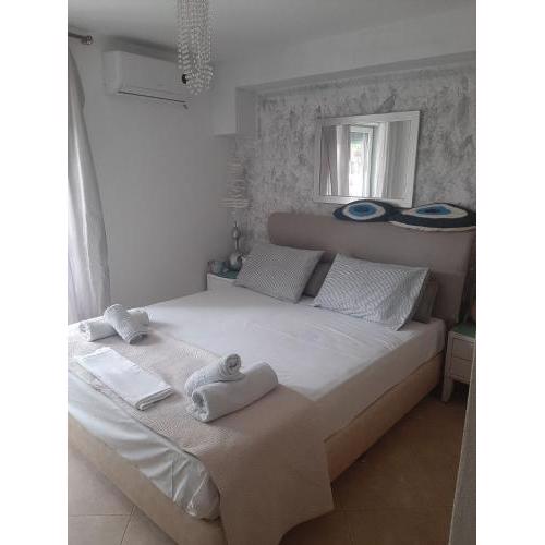 Luxury sea-apartment in Skala Fourkas