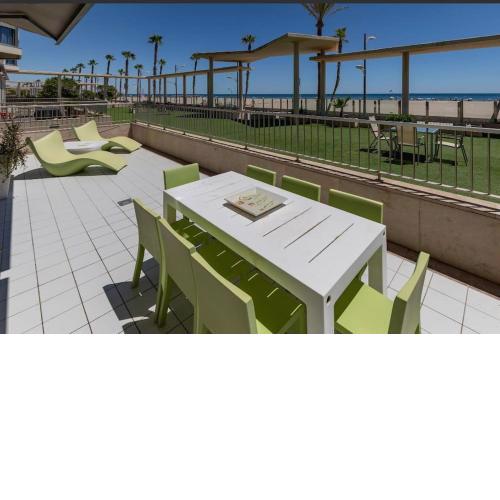 luxury sea view apartment with 2 rooms